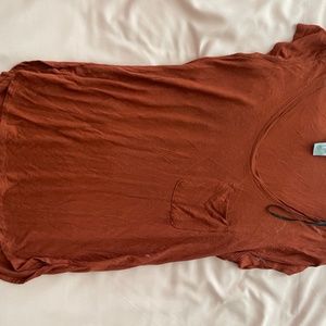 Burnt orange tshirt